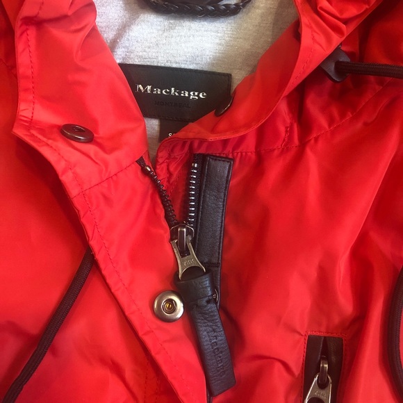 Mackage raincoat with hood - Picture 2 of 15